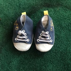 Crib shoes